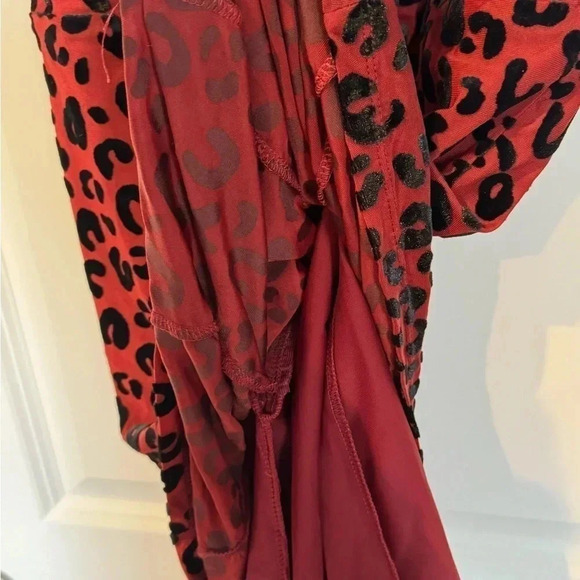 🍀 Buddy Love Velvet Cheetah Dress size x-small in burgundy NWT - Picture 8 of 8